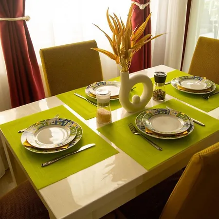 Summerland-mamaia Appartement *